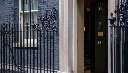 以色列总统与英国首相举行“激烈”会谈,双方分歧凸显