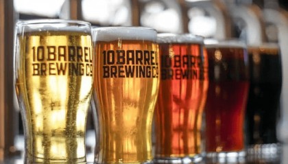 10万瓶一周抢售一空!云南“见手青啤酒”卖疯,背后代工厂竟欠债400万?