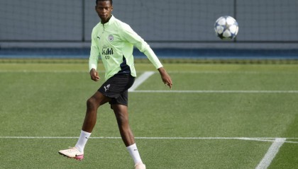 曼城青训新星穆卡萨首秀,六位本土球员联赛杯闪耀登场