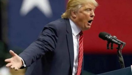 特朗普表面当总统,实际在做生意:虚拟币、手机、5G服务、炒股