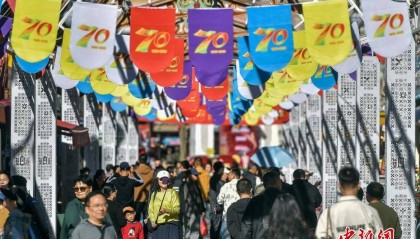 乌鲁木齐“盛装”迎接新疆维吾尔自治区成立70周年