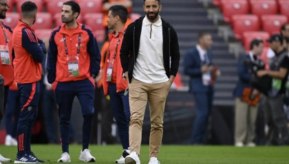 曼联老板拉特克利夫飞抵卡灵顿与主帅阿莫林会面:红魔能否绝地反击?