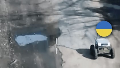 “史上首次”机器人俘虏了战俘?揭秘背后:乌有数百个秘密工坊,俄开发抗干扰无人机