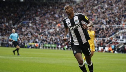 夏窗截止日汇总:利物浦终签伊萨克 曼联送走桑乔霍伊伦