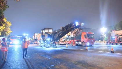 阅兵前的凌晨,长安街35小时铺了46个“足球场”!