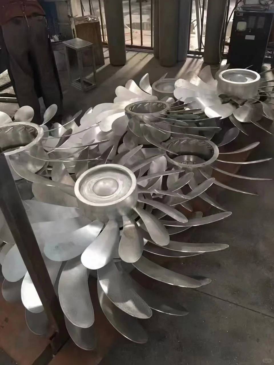 双曲铝单板：欢迎中间商赚差价