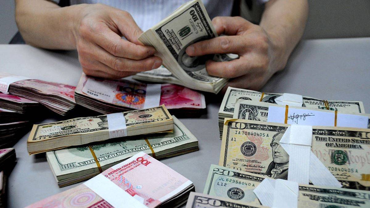 西方6个月打垮人民币阴谋破产，中国动真格了，货币战争转守为攻