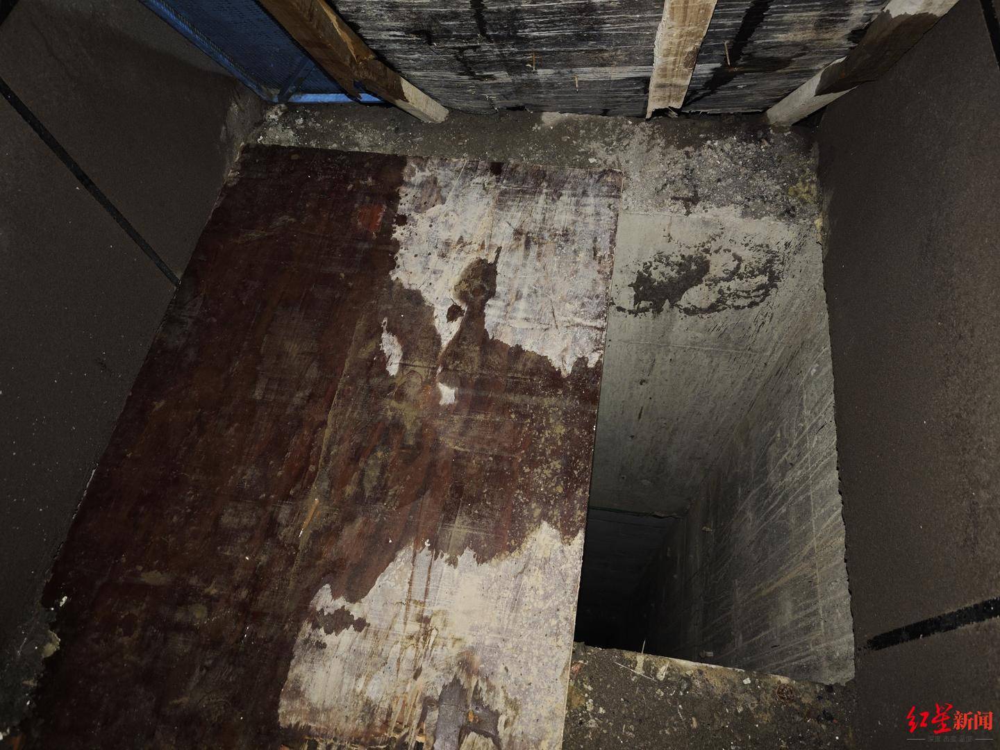 西安一男孩在小区玩耍坠入深井身亡 现场已架起围挡 官方通报:已控制3名相关责任人