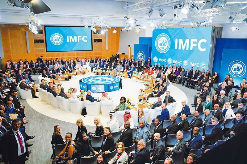 潘功胜:按全口径计算,人民币已成为全球第三大支付货币