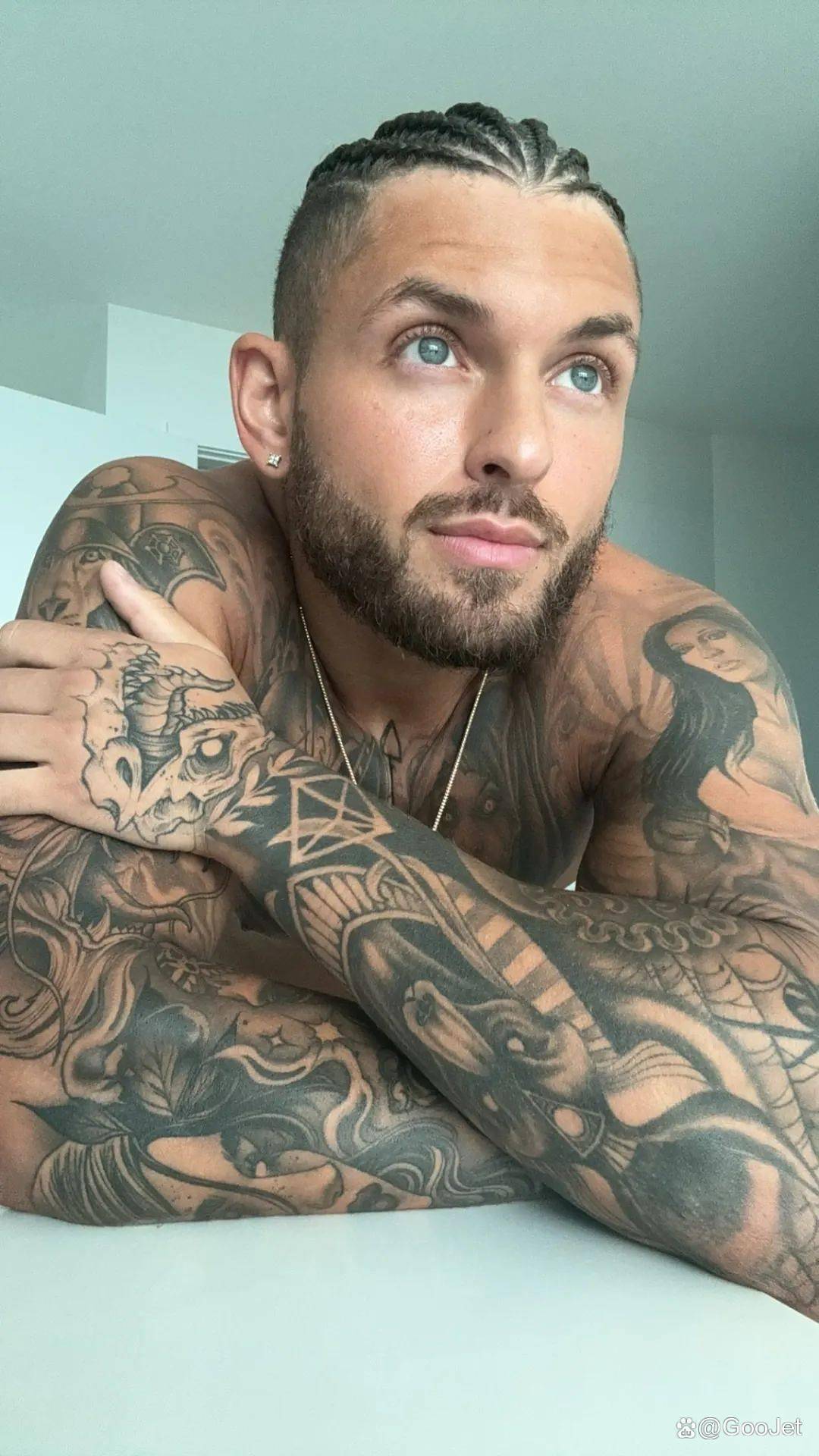 美国知名网红在互联网消失,疑似被判刑!