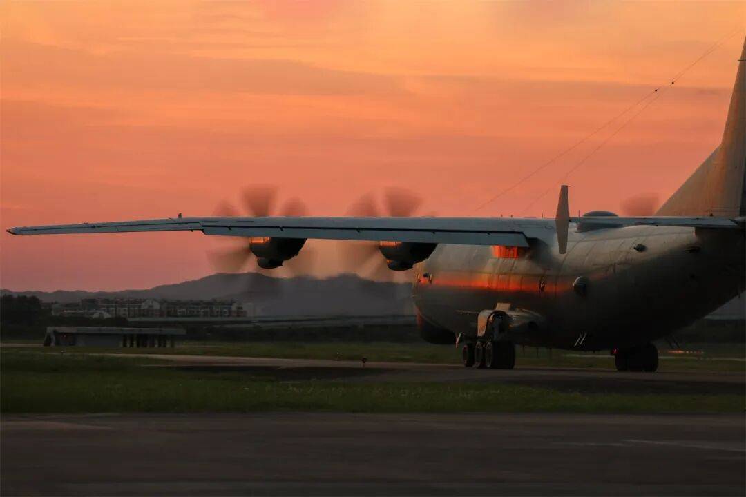 深海布网,云端猎鲨!