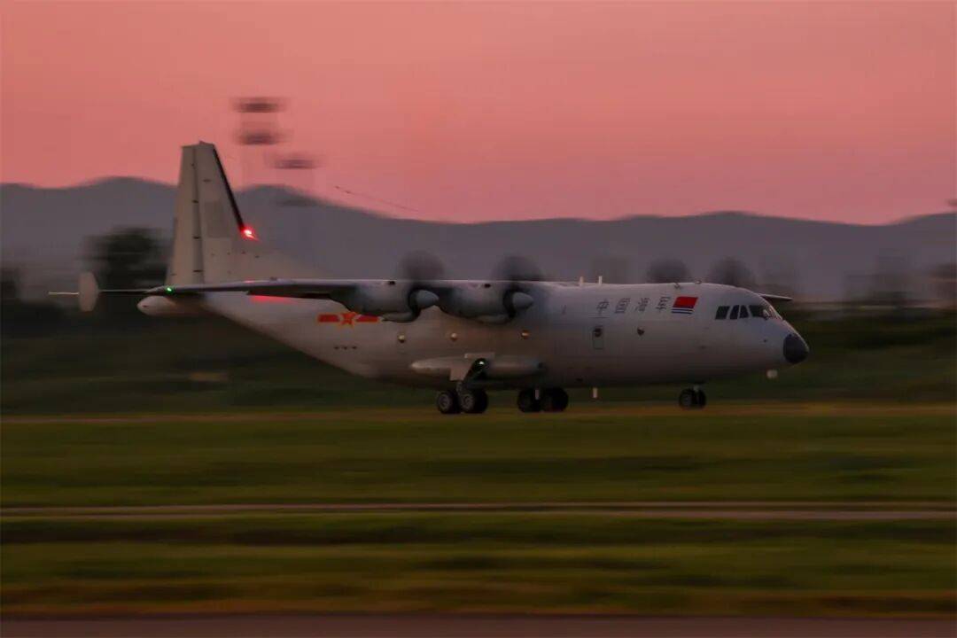 深海布网,云端猎鲨!