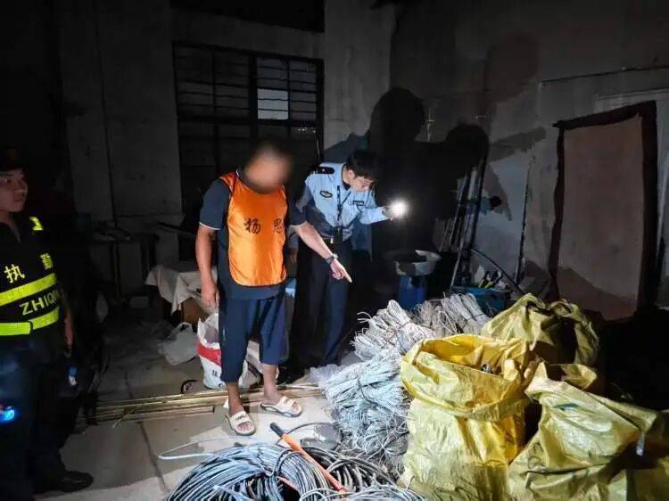 上海多个小区突发断网,警方通报:苏某、雷某某已被抓获!