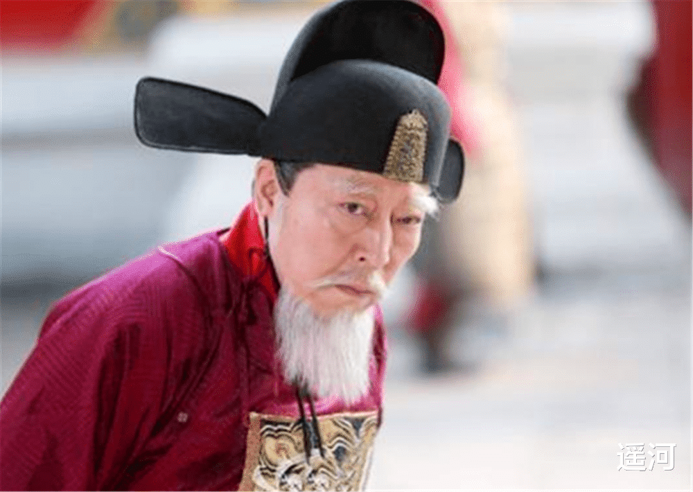 清朝官员的退休金是每年50两白银,换算成现在的人民币是多少钱?