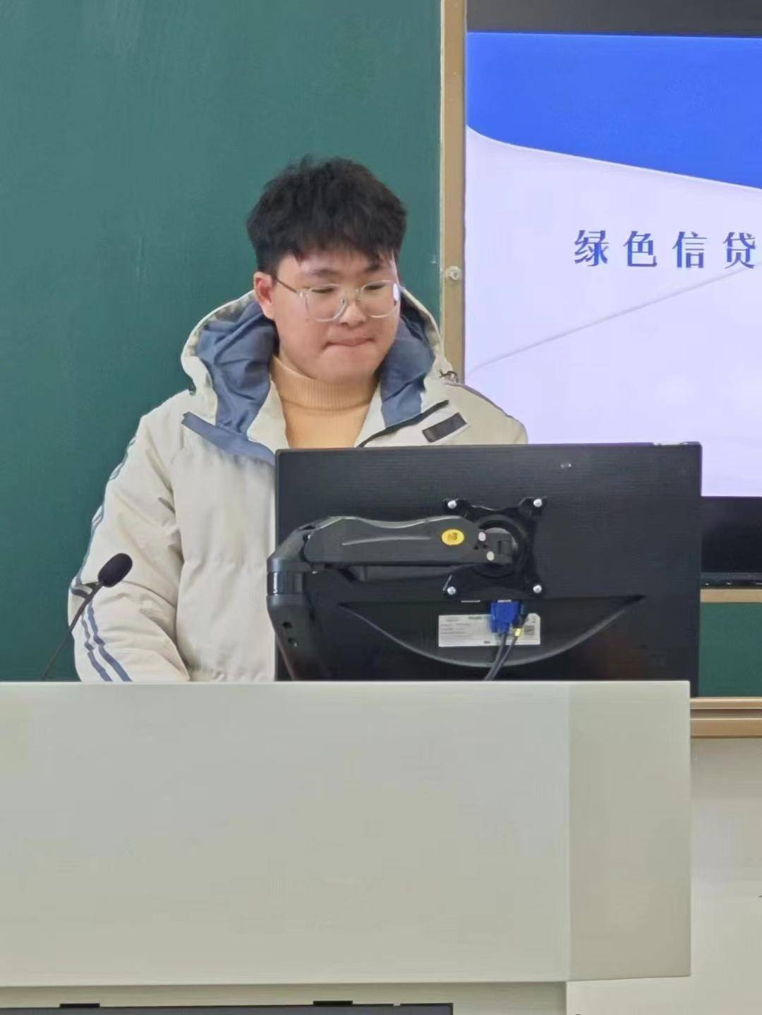 被撞碎的人生:23岁研究生被16岁少年无证驾车撞致颅脑损伤,亲属称其如今心智如幼童