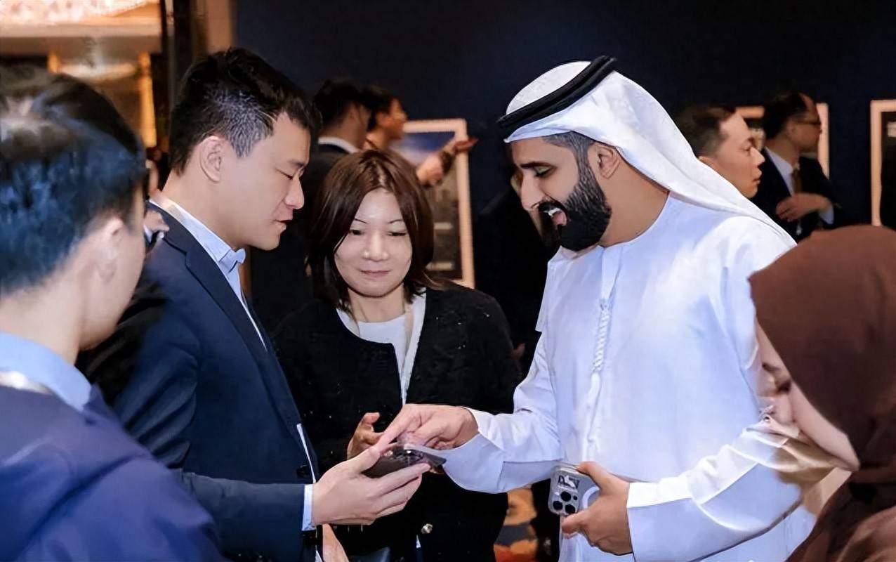 王储结束访华后，阿联酋找美国索要“救命钱”，石油或改用人民币结算！