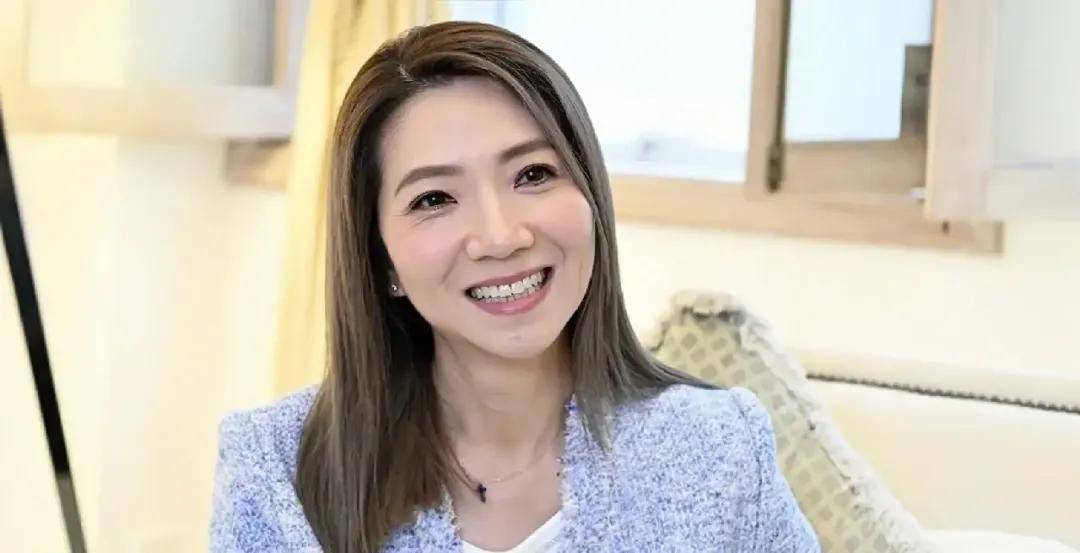 圈内乱象曝光！52岁TVB女星分享片场经历,揭露男星拍吻戏突然加戏